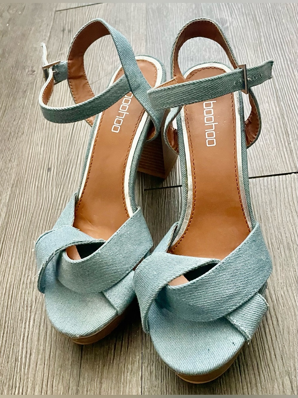 😇 NWOT boohoo Denin Knotted Platform Heel Sandals 😇